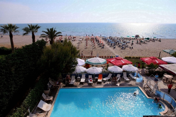 HOTEL OAZ (Kryemëdhej)